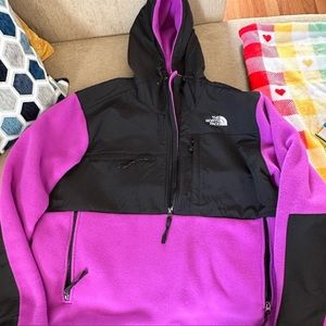 North face Men’s Pullover- Size XL